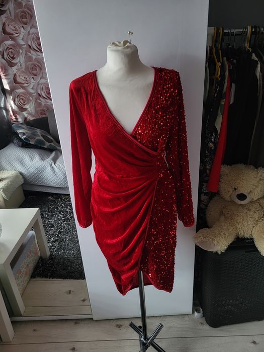 Czerwona welurkowa sukienka z cekinami 48-50, święta,  Andrzejki inne