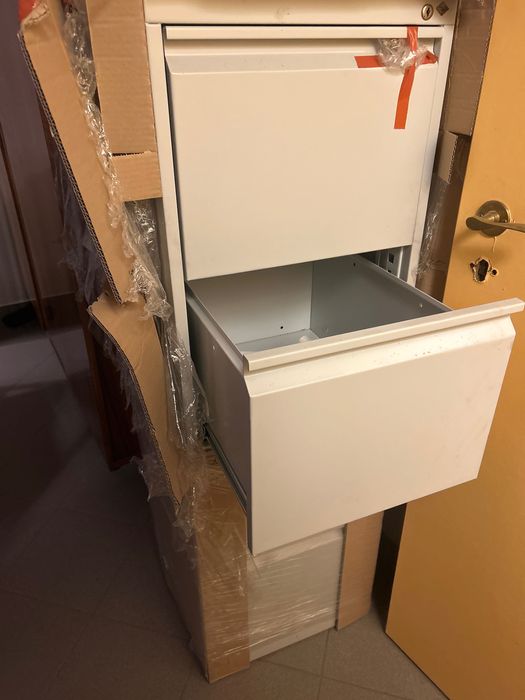 Szafa kartoteczna metalowa zamykana