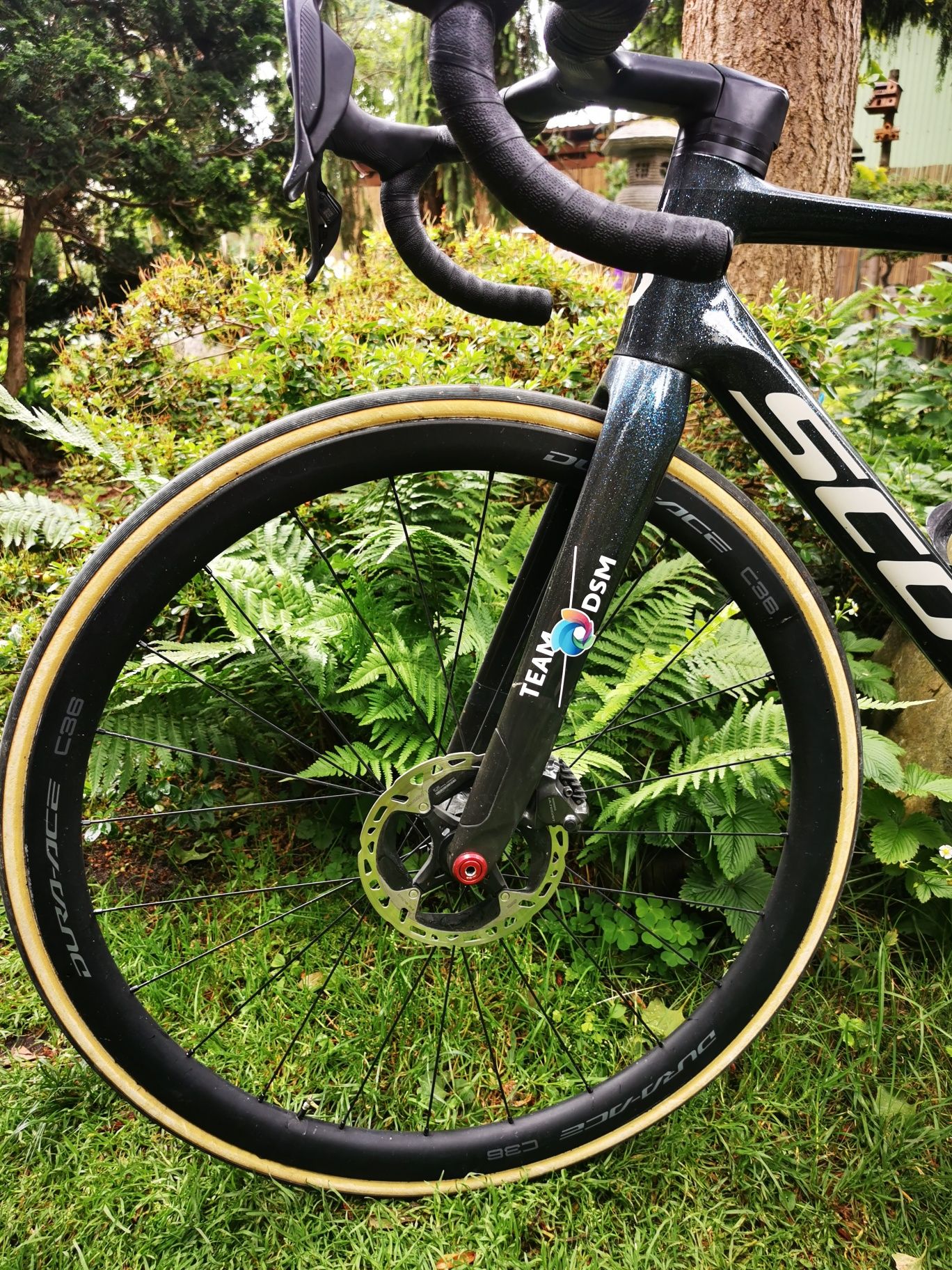 Rower szosowy full carbon Scott 7 kg