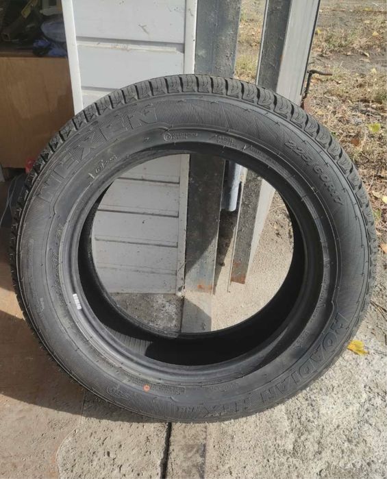 Продам всесезонные шины R17