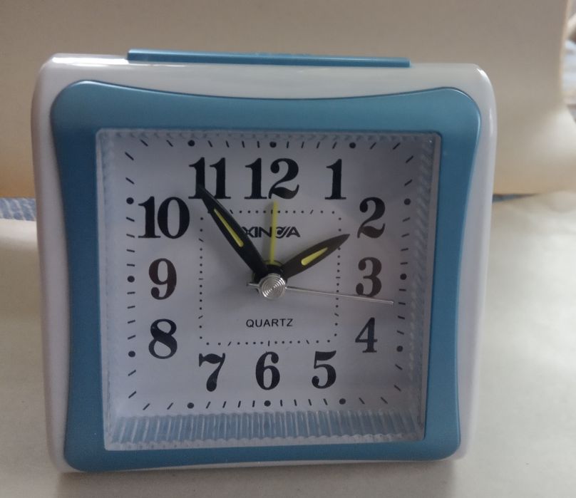 Годинники( будильники) на стіл