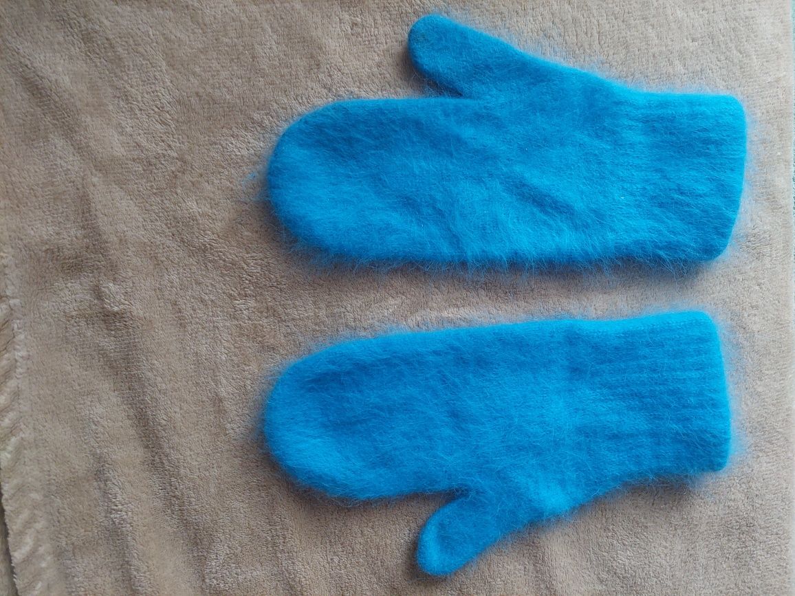 Теплі і яскраві рукавички