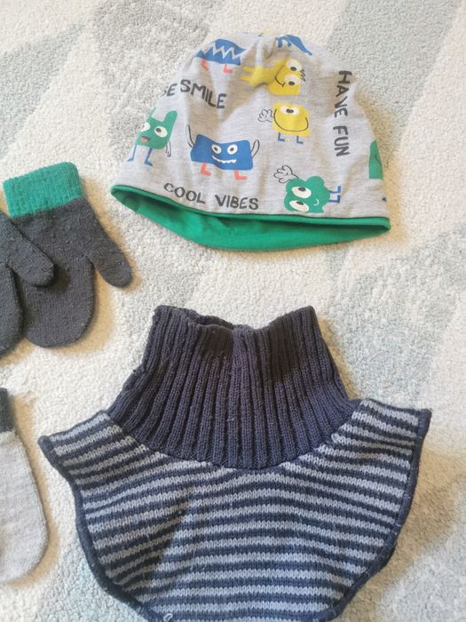 Zestaw czapek, rękawiczek i komin, Smyk, roz 48/50
