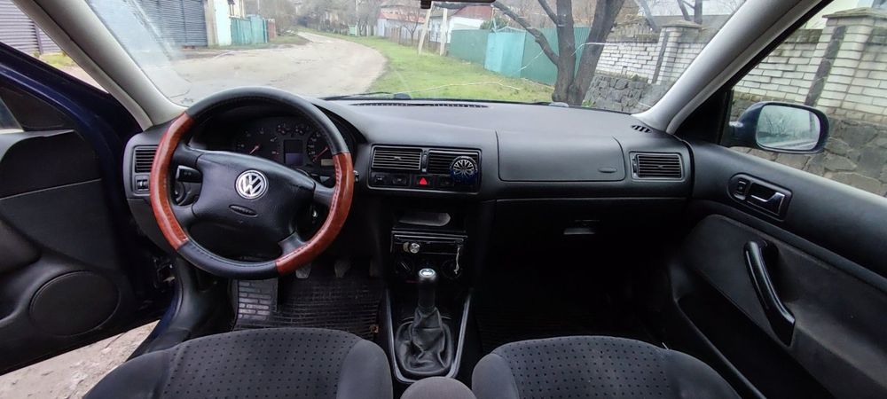 Продам Volkswagen GOLF 4