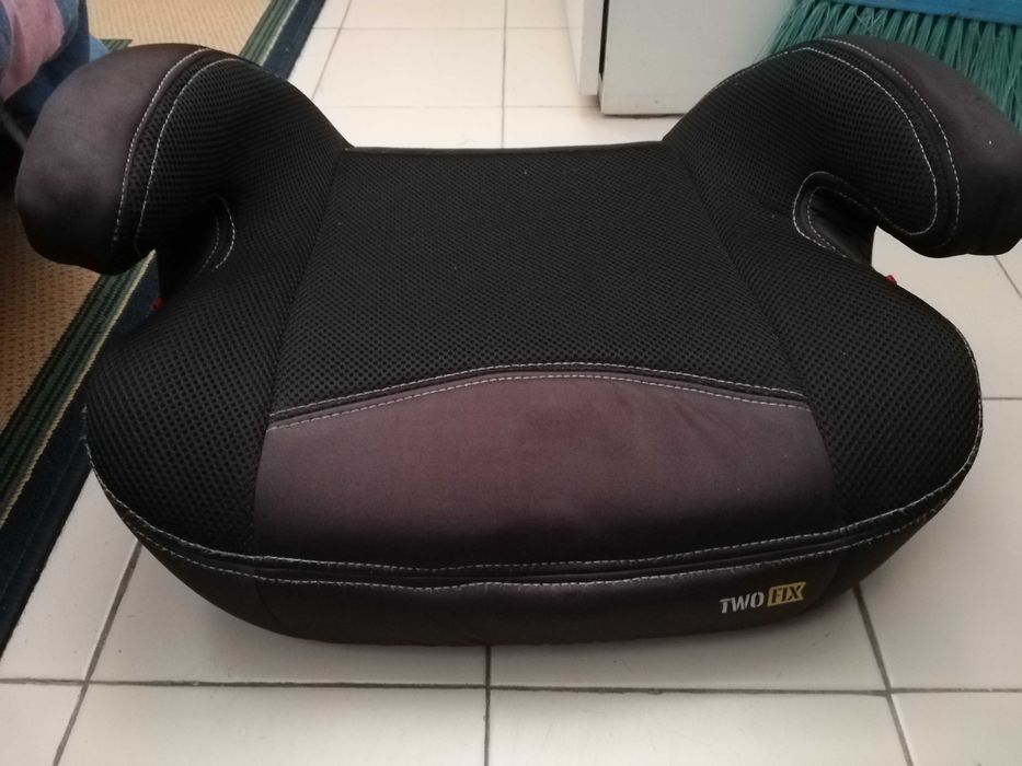 Vendo cadeira auto isofix, da marca Play como nova.