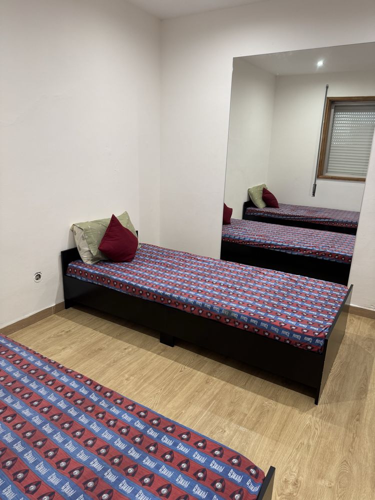 Quarto Para Arrendar Em Vila Nova De Gaia