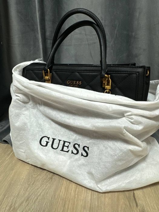 Сумка тоут Guess
