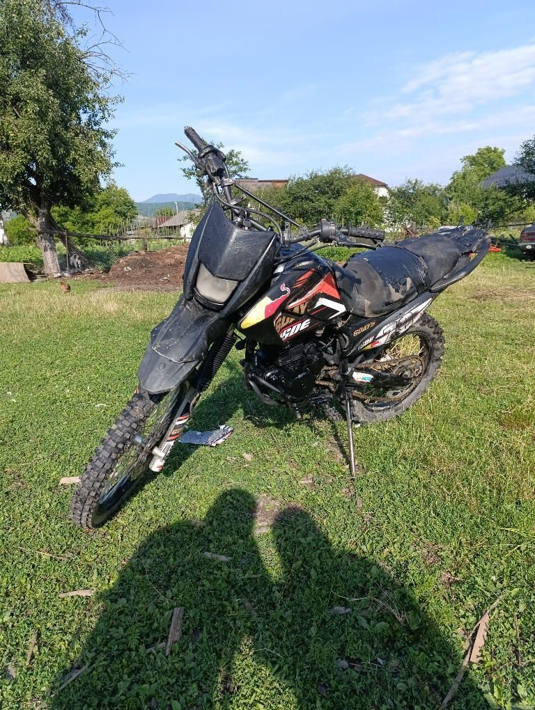 Geon x-road 250cg 
Є нюанси по пластику і сидінні 
А вцілому за
