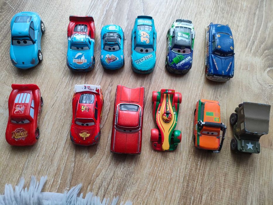Metalowe resoraki , autka the Cars zygzak McQueen, zlomek mattel