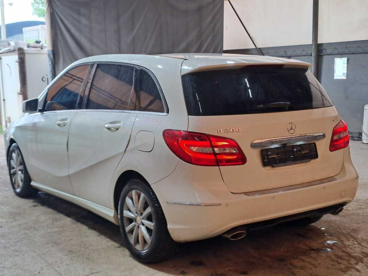 2013 MERCEDES-BENZ B200 CDI із Кореї