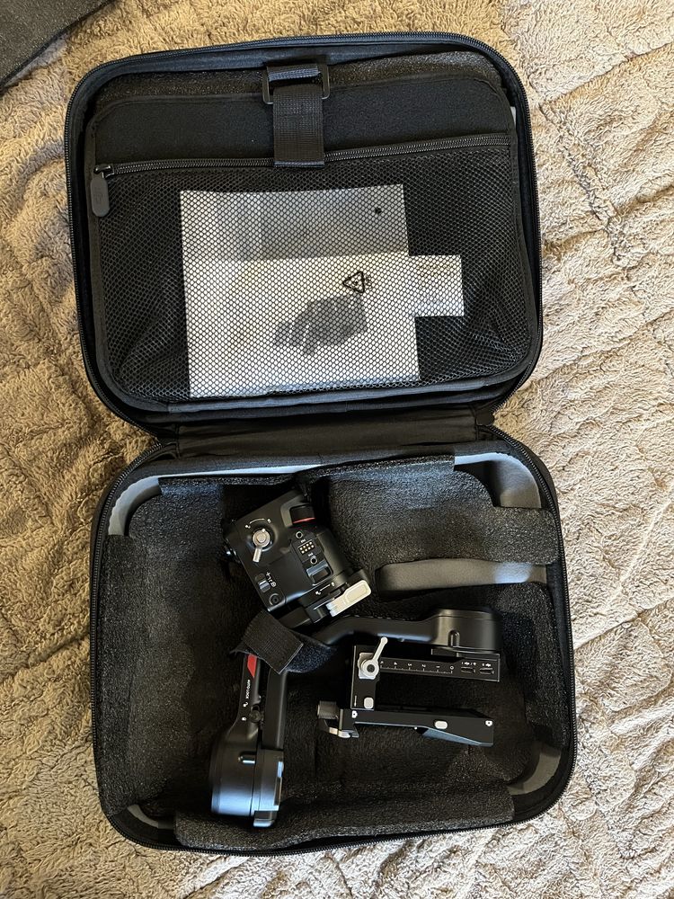 Sony a7IV + Sigma 24-70 f2.8 + flash v100 + dji rs4 combo + nd nisi