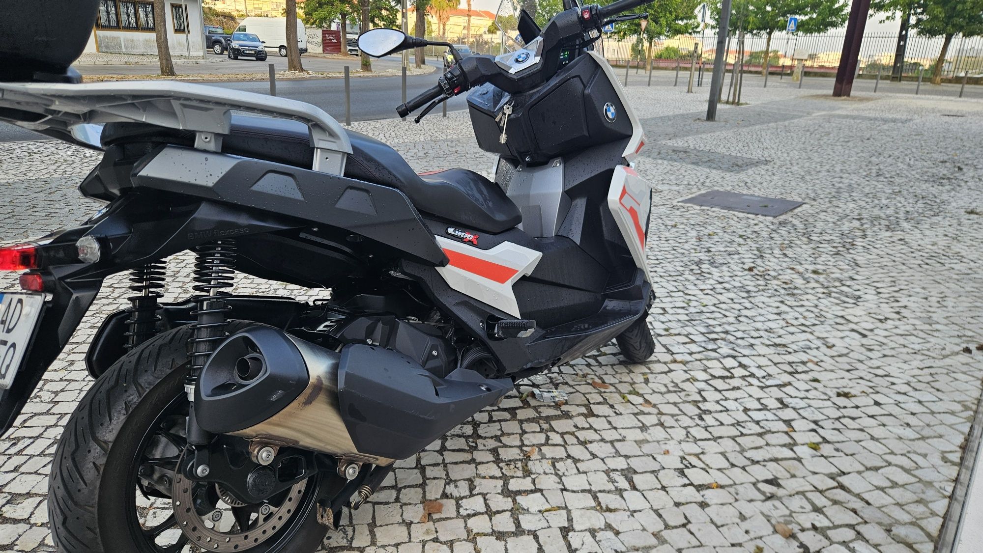 Scooter bmw c400x com apenas 10mil KMs