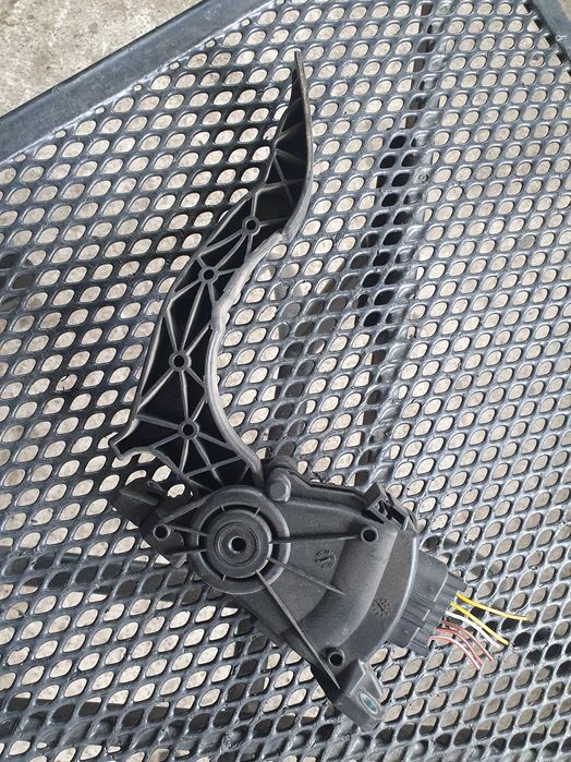Pedal gazu potencjometr Ford Fiesta mk6 1.4 tdci europa