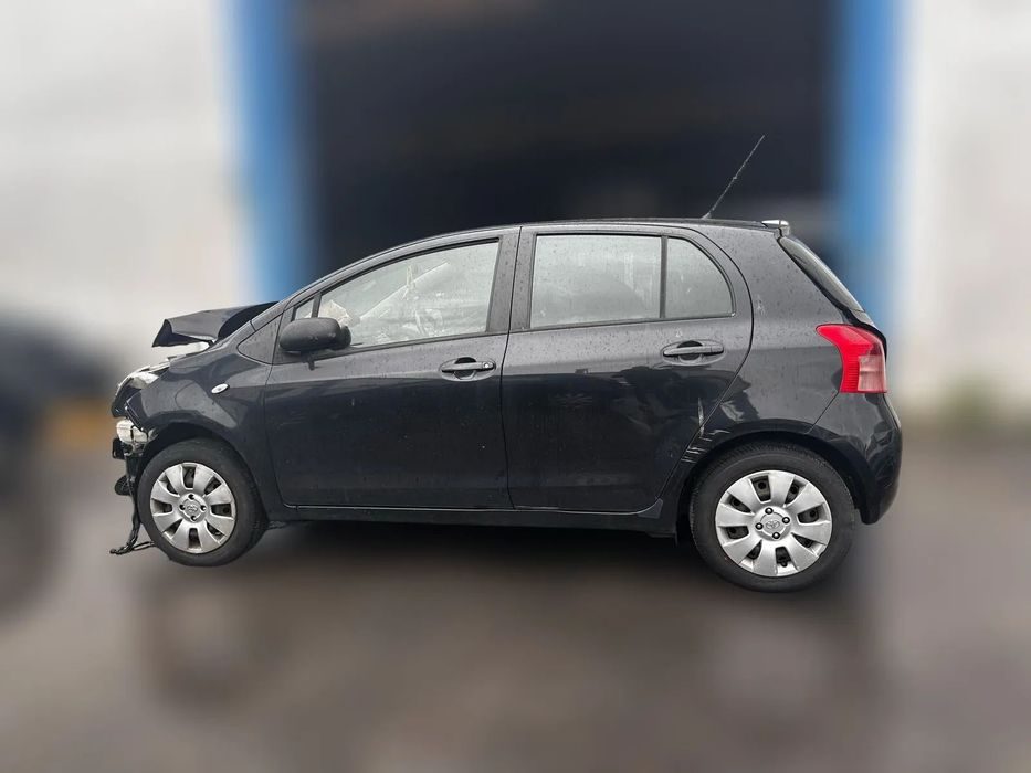 Toyota Yaris II 1.0 VVT-i de 2005 para peças