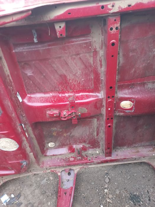 Кузов. Частини кузова шкода філіція.