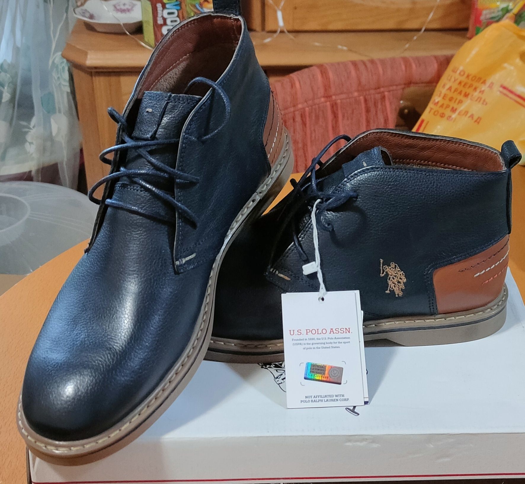 Продам мокасины(43) та черевики(42)U.S.Polo