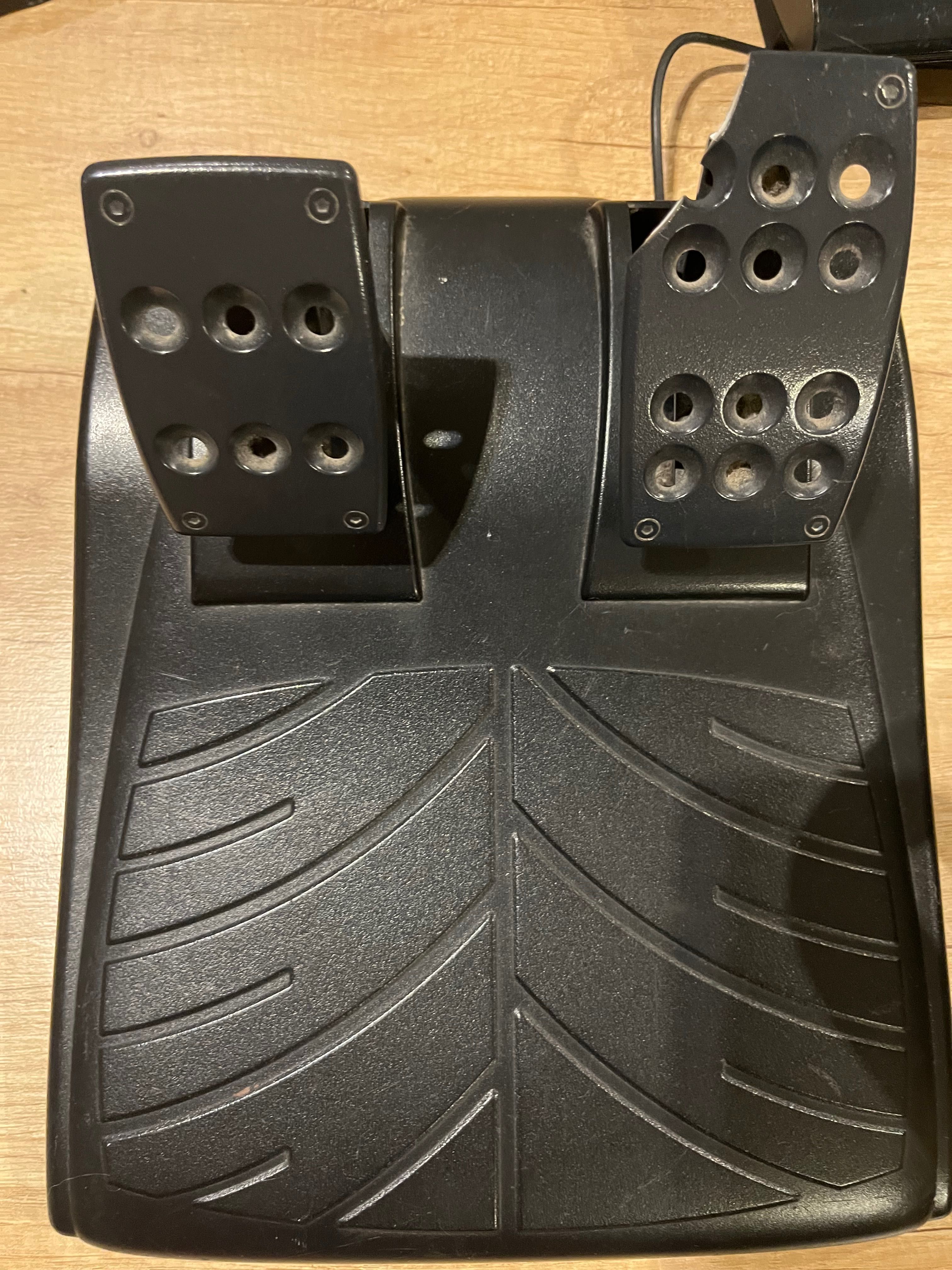 Konsola Ps3 z kierownicą logitech driving force i NFS MW