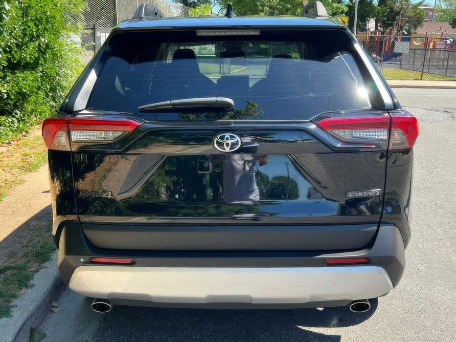 Toyota RAV4 Adventure      2022