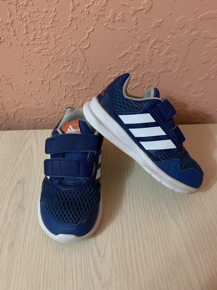 Кроссовки adidas 25р