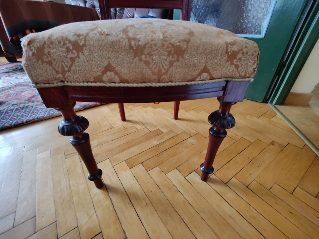 Antyki komplet - sofa i trzy krzesła .
