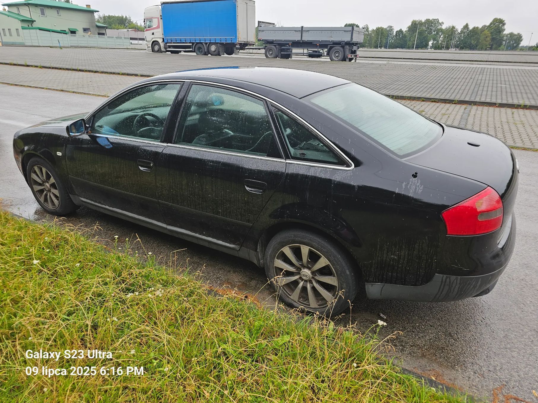 Audi A6 auto uszkodzone,