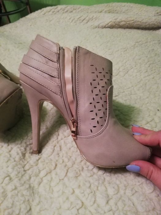 Botki na obcasie
