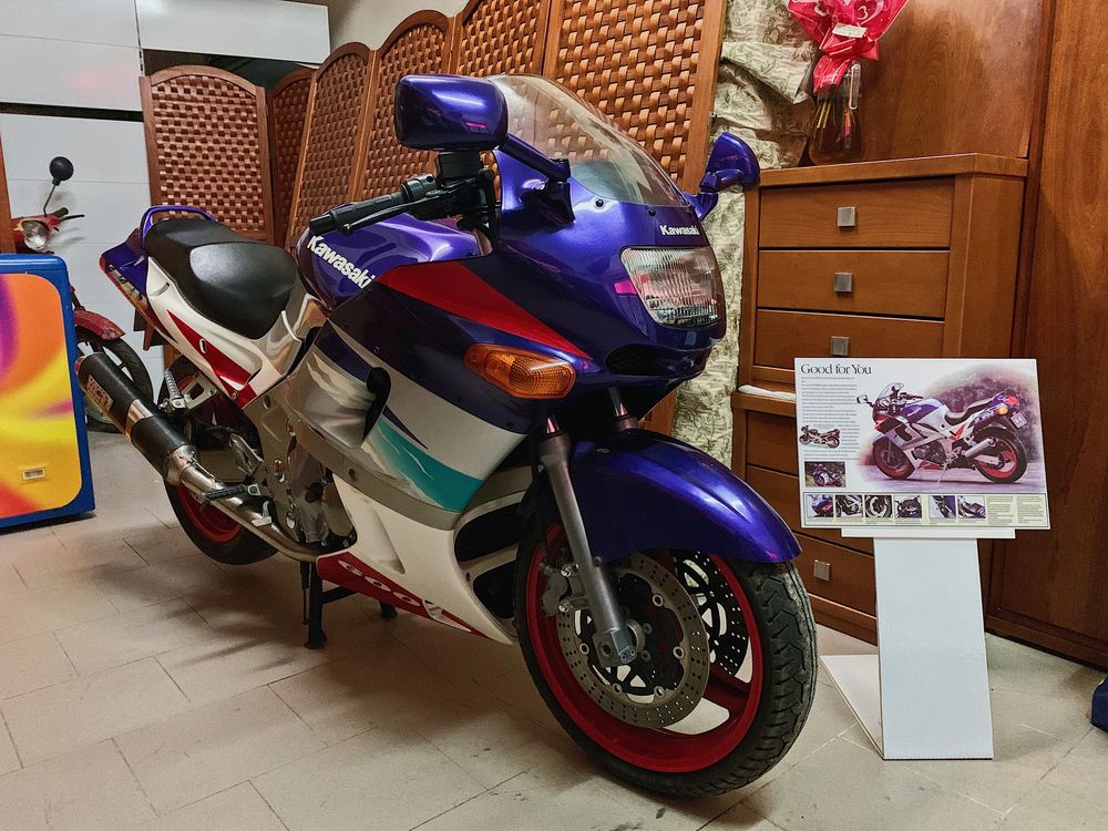 [LER DESCRIÇÂO] Vendo Coleção de motas (zzr 600/fzr 1000 exup/vfr 750)