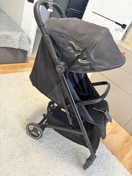 Коляска прогулянкова gb