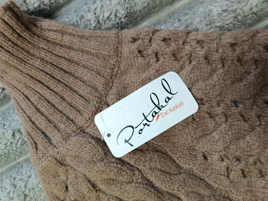 Жіночий светр кофта