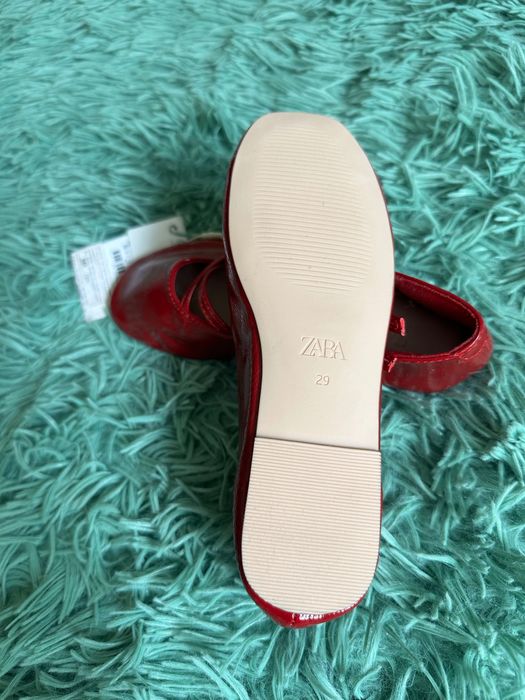 Туфельки для дівчинки