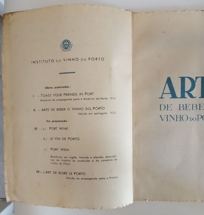 Livro antigo Arte de beber o vinho do Porto