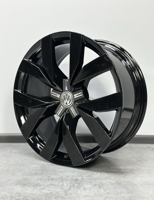 Оригінальні диски Volkswagen VW Touareg Montero 5x112 R20. 760601025C