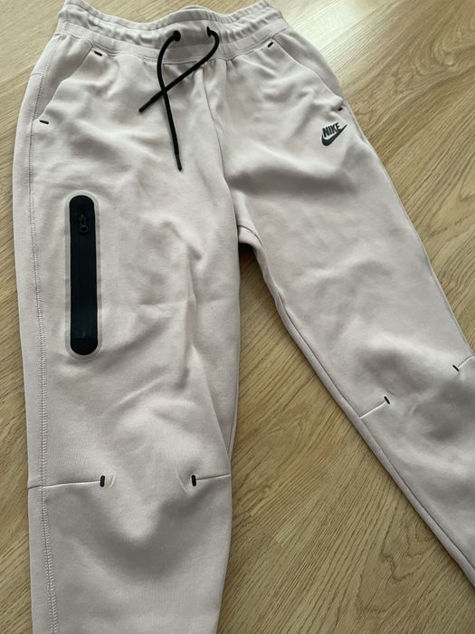 Nike tech fleece spodnie dresowe r.146-156