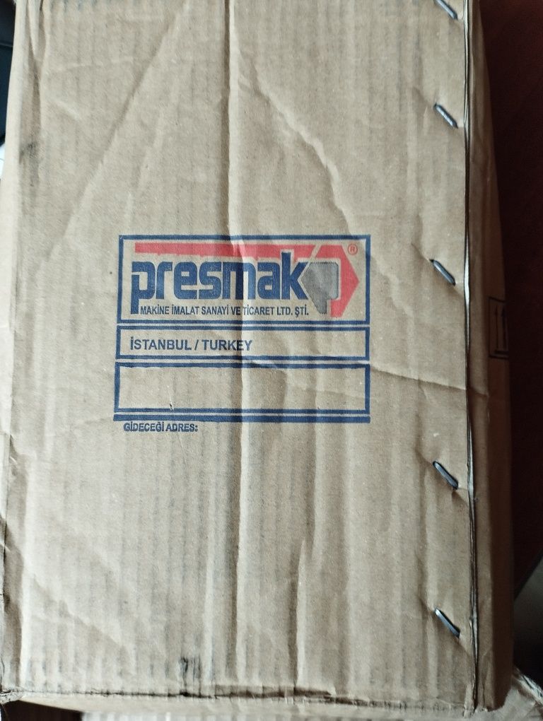 Прес для швейної фурнітури Presmak.