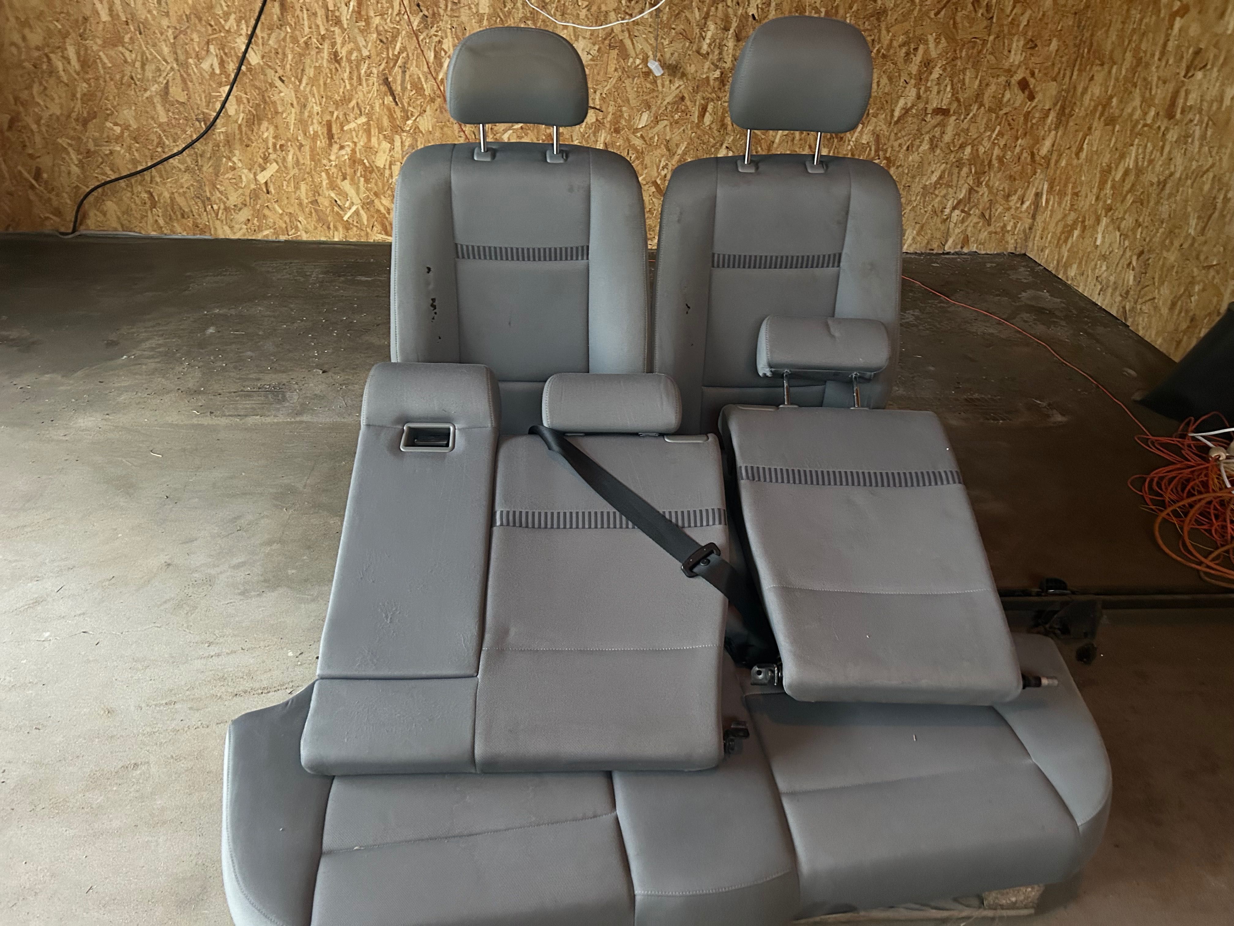 Komplet Foteli BMW E83 X3