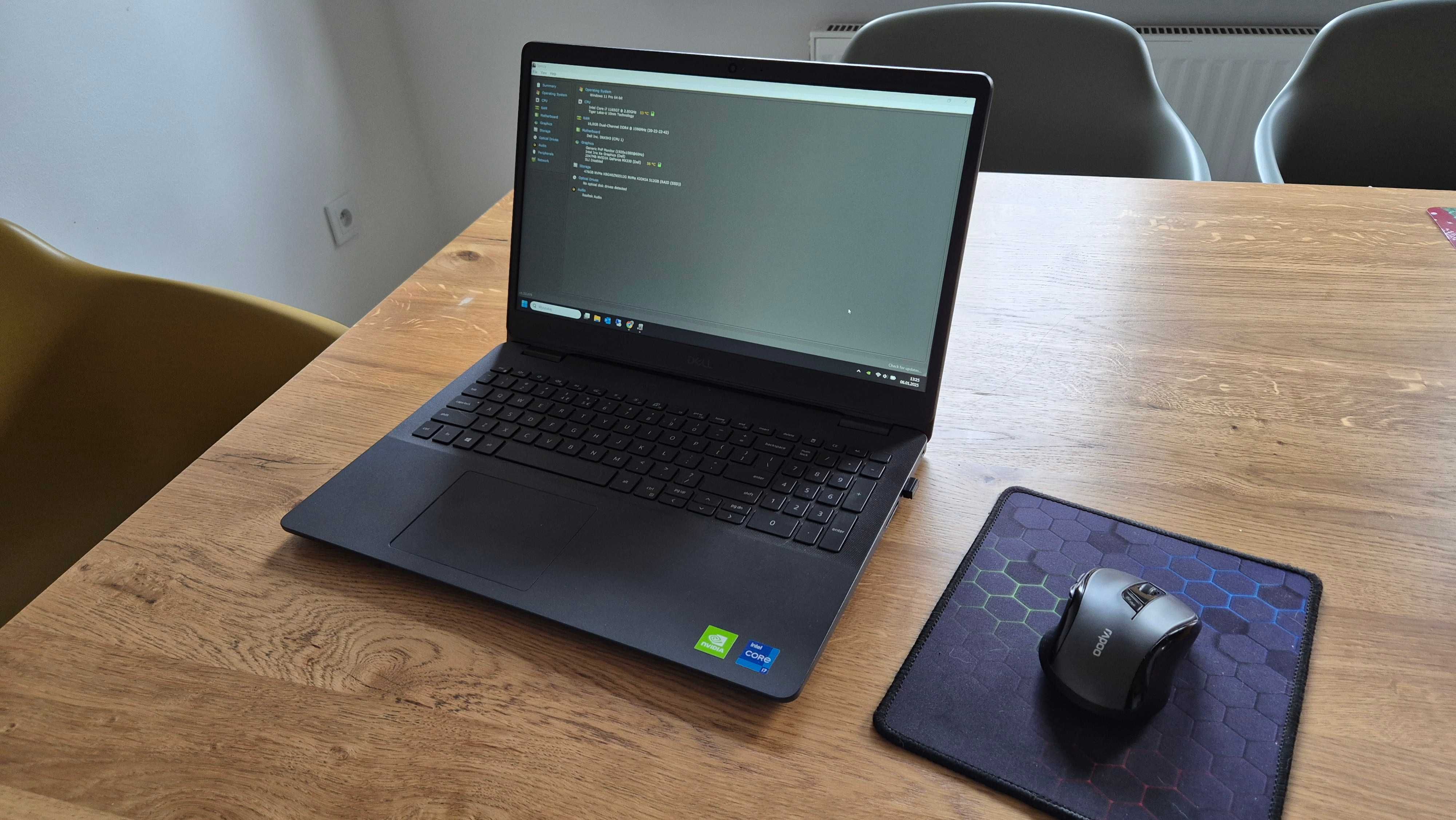 Laptop Dell i7-1165G7, 16 GB RAM, DELL Vostro 3500 super stan