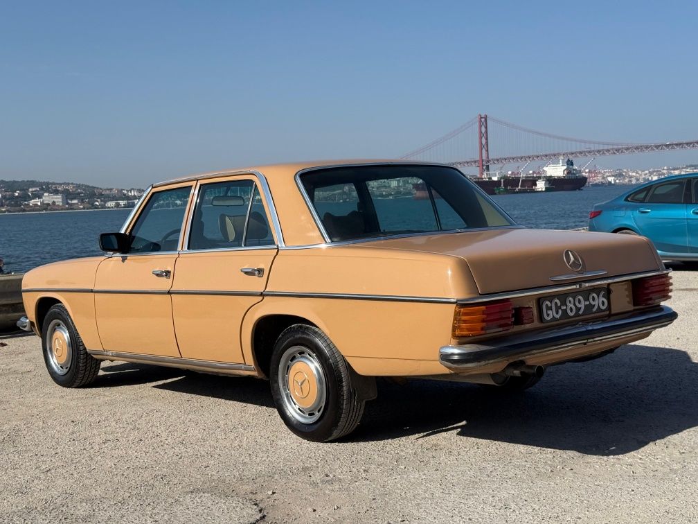 MERCEDES 220/8 1973