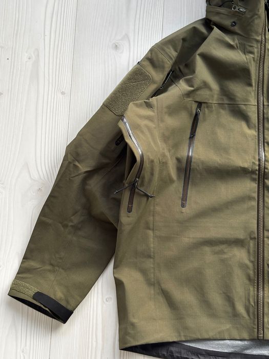Arc'teryx LEAF Alpha Jacket