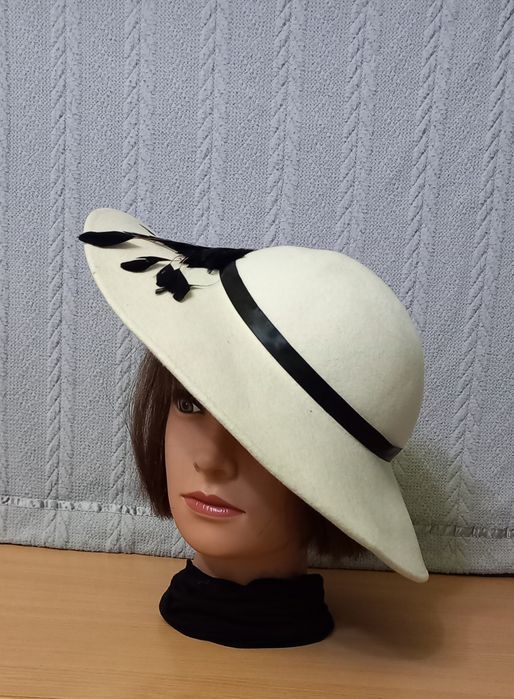 Капелюх фетровий Англія молочного кольору