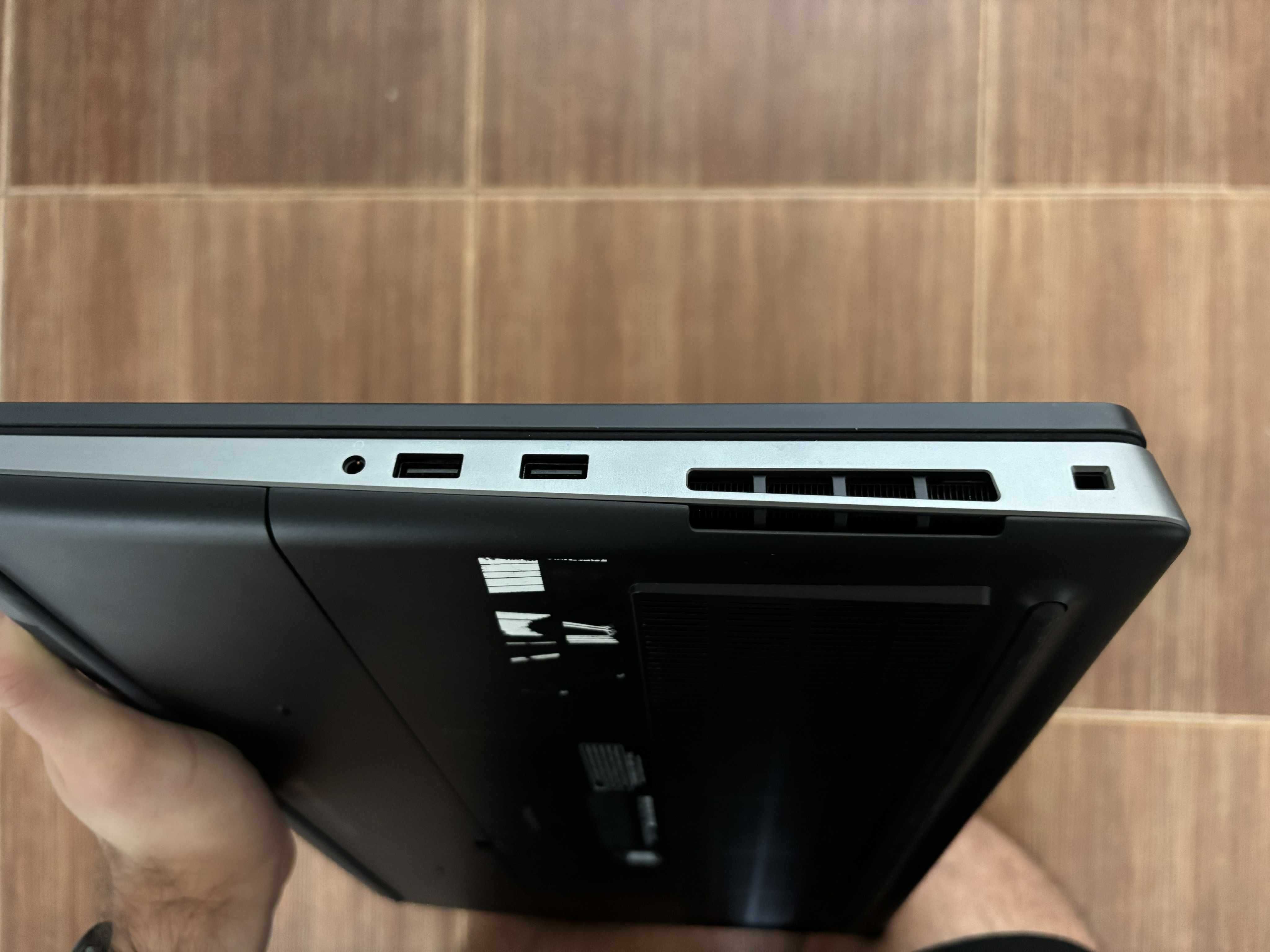 Dell Precision 7730 | i7 32GB RAM NVIDIA P3200 SSD