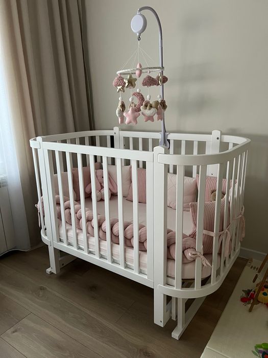 Ліжечко дитяче..