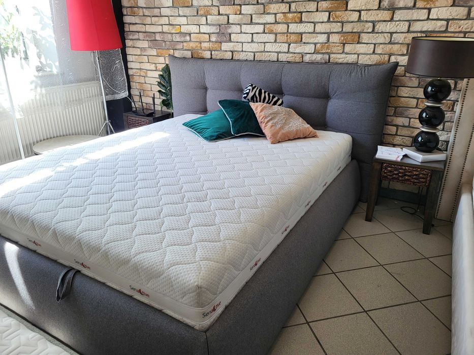 Łóżka tapicerowane , włoskie  tkaniny