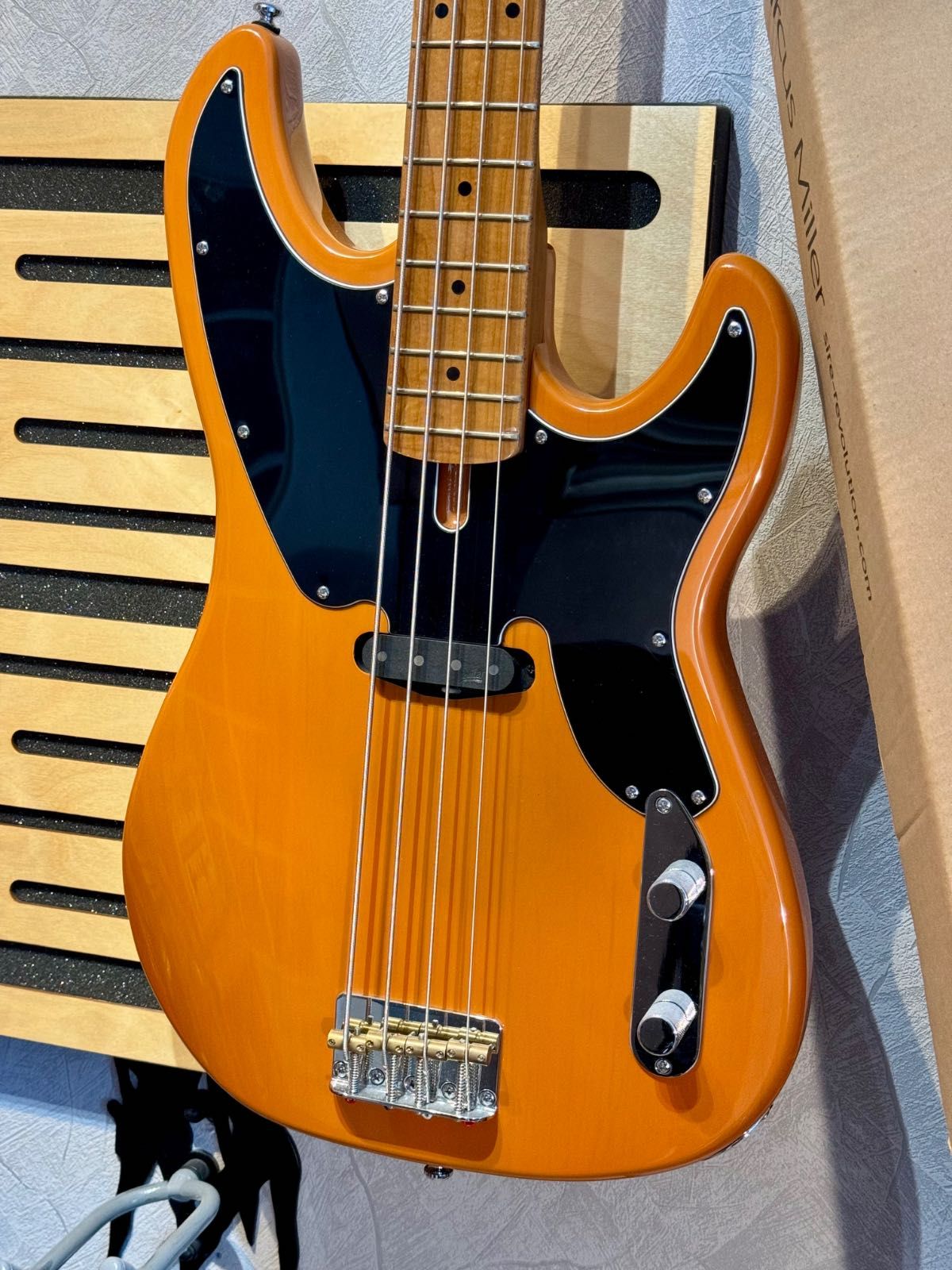 Bass Marcus Miller D5 Alder-4 BB + pickup Aguilar AG 4P-51