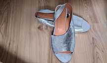 Buty skórzane Boccato rozmiar 39 sandały srebrne