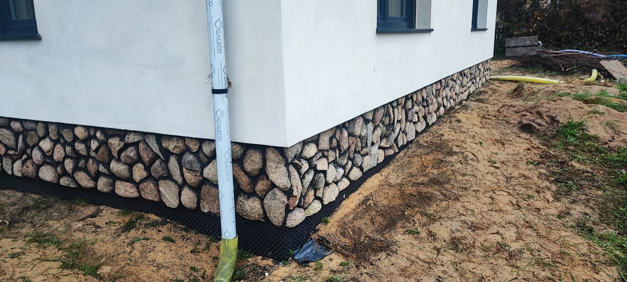 Kamień cięty do Ogrodu i Domu – Sprzedaż i Układanie Kamienia