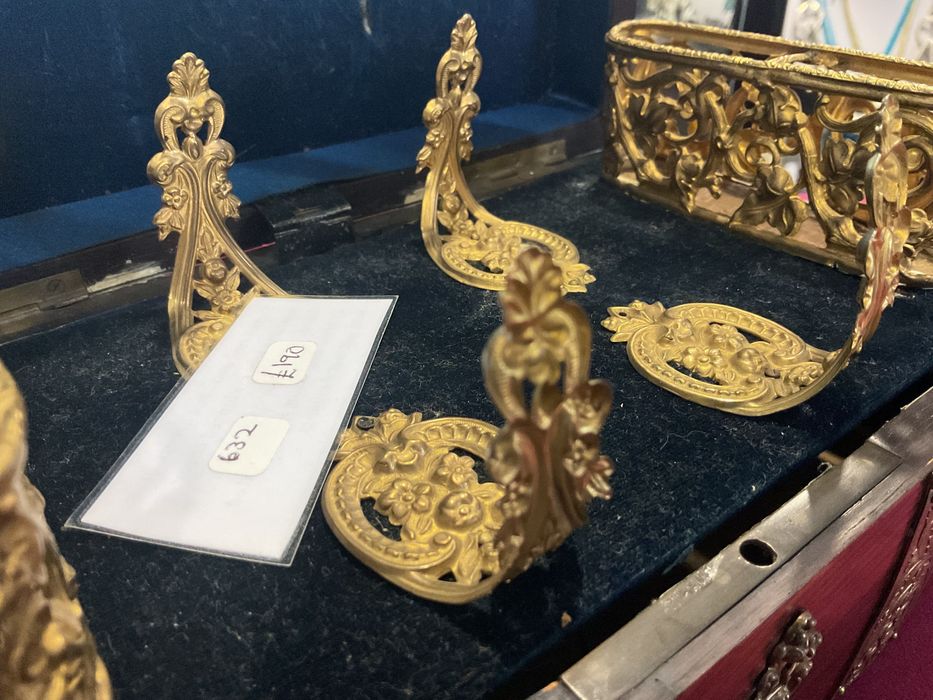 Caixa FRANCESA em pau santo com 23x14x10cm ,