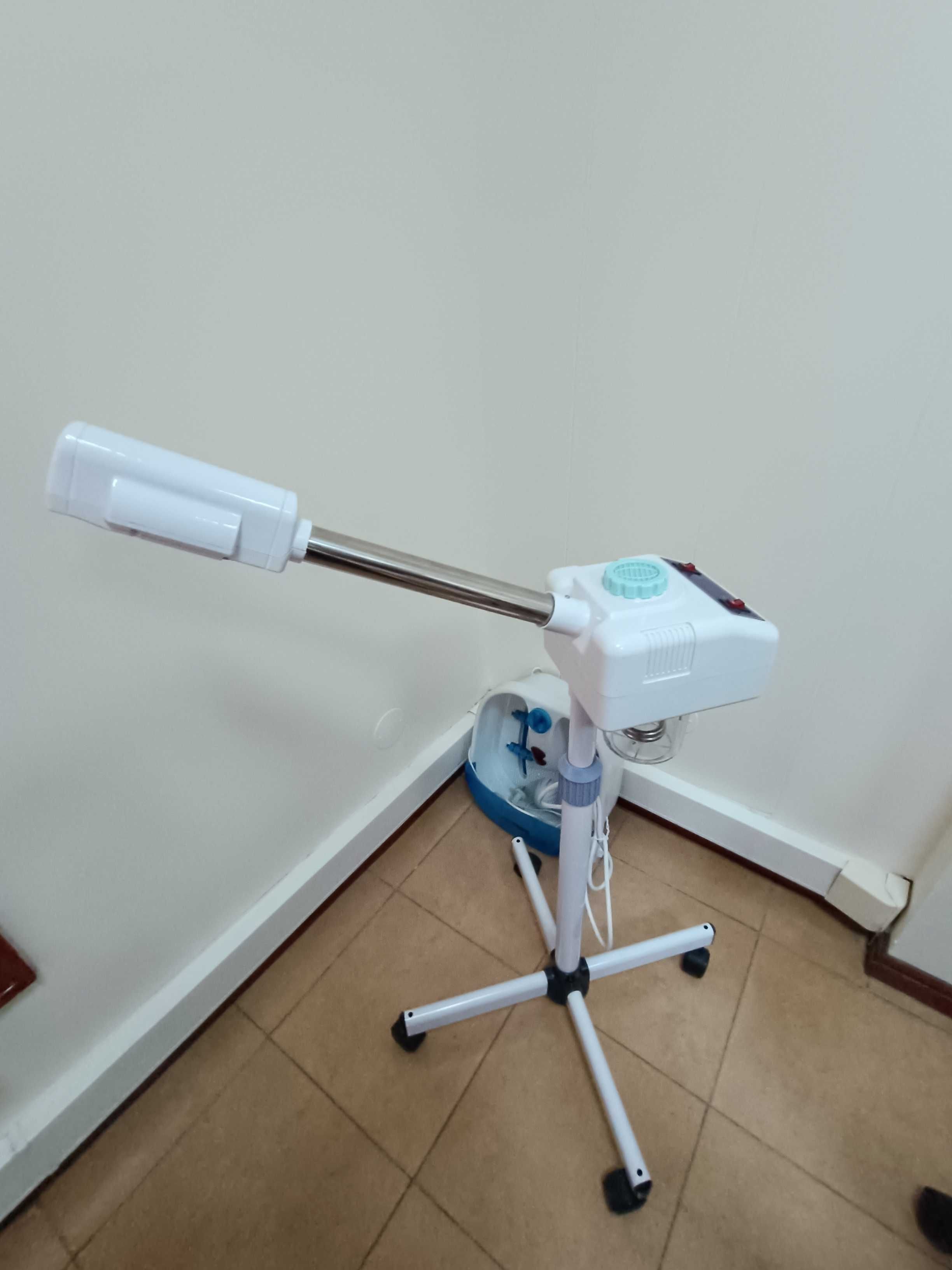Lupa de estética com Led e com 5 dioptrias e vaporizador de ozono