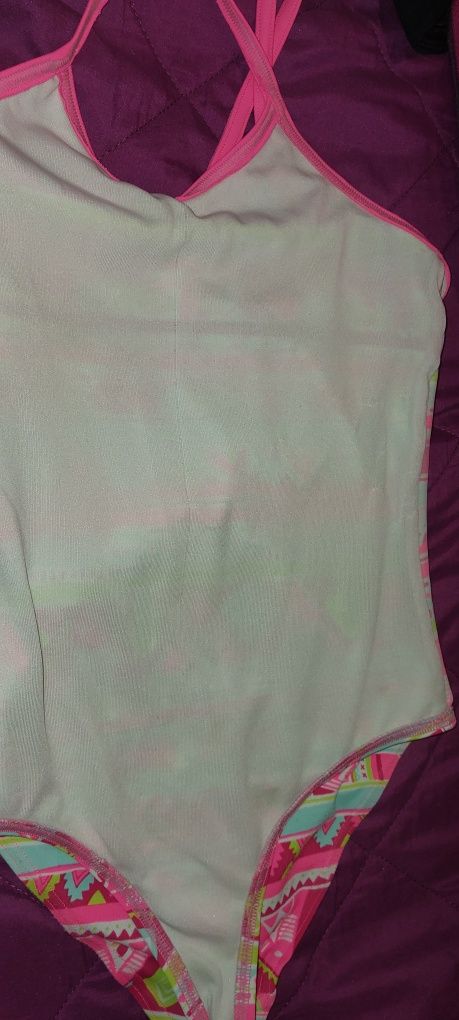 Jednoczęściowy, kolorowy strój kąpielowy dla dziewczynki r. 134