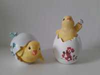 NOWE Zestaw 2 figurek wyklute kurczaki ceramiczne jajka ok 10cm wesołe