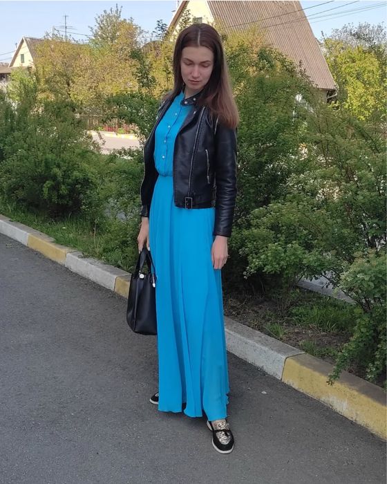 Легка шовкова сукня